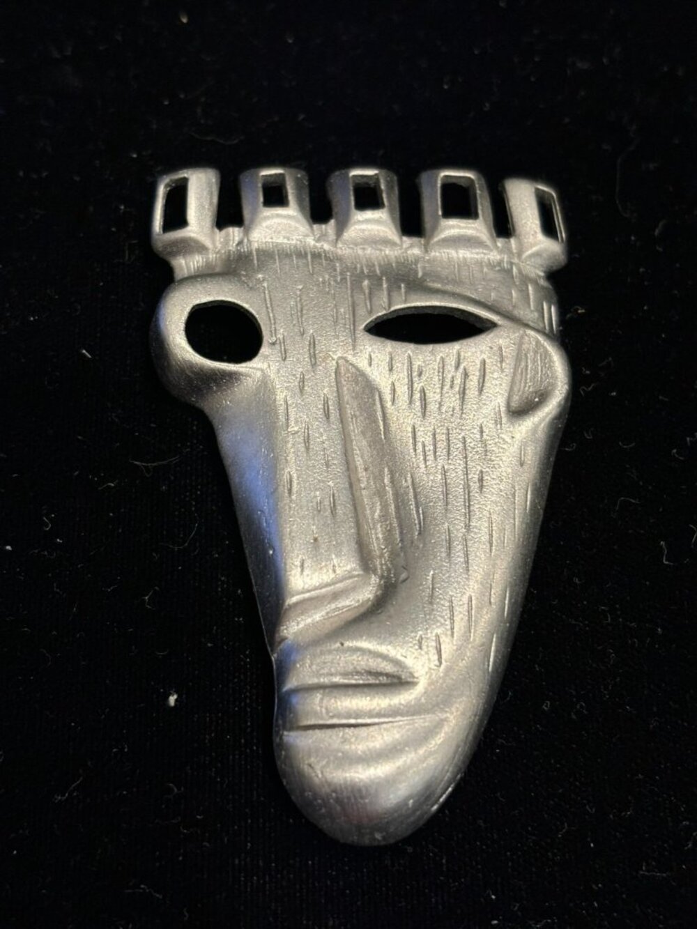 Crowned Abstract Brutalist Face Brooch-Silver Tone